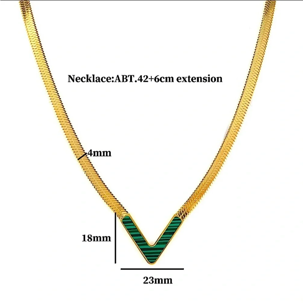 Gold 18K V Shaped Emerald Collarbone Flat Clavicle Herringbone Necklace